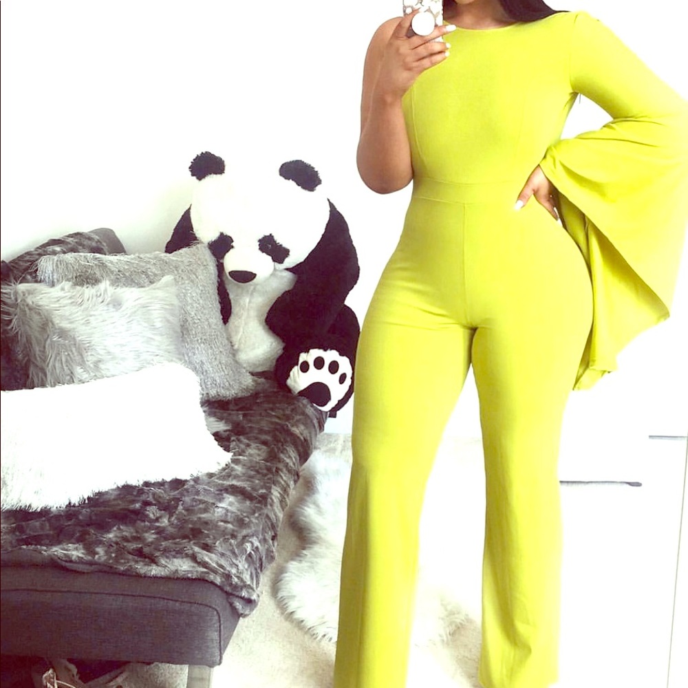 🔥🔥🔥 LIME JUMPSUIT TOUCHDOLLS